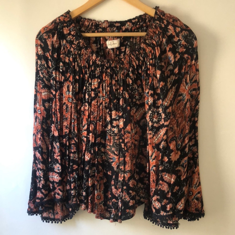 Abercrombie & Fitch! Black and rust peasant top